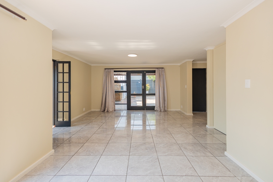 5 Bedroom Property for Sale in De Bron Western Cape